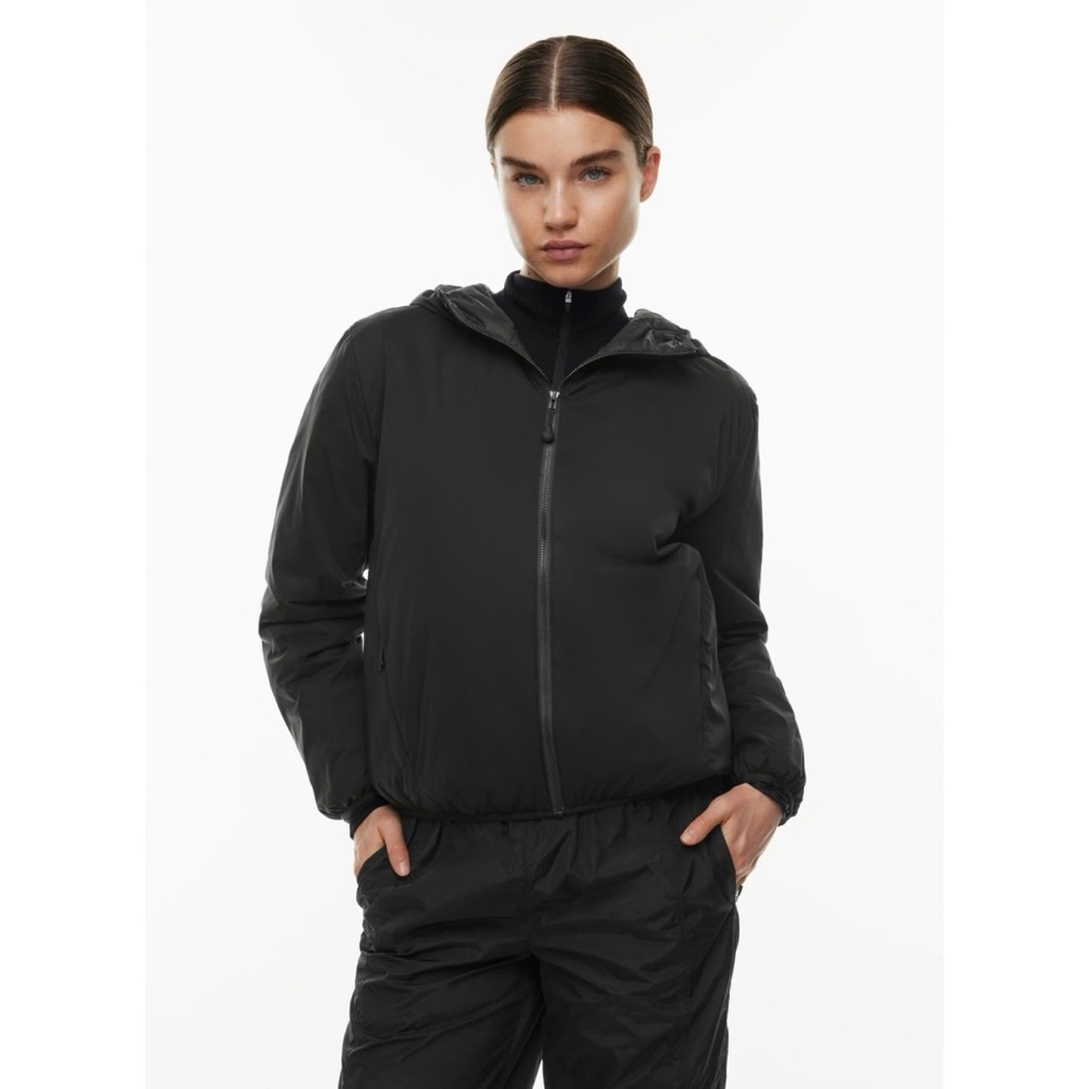 Aritzia TNAction The Pillow Puff in Black XXS
